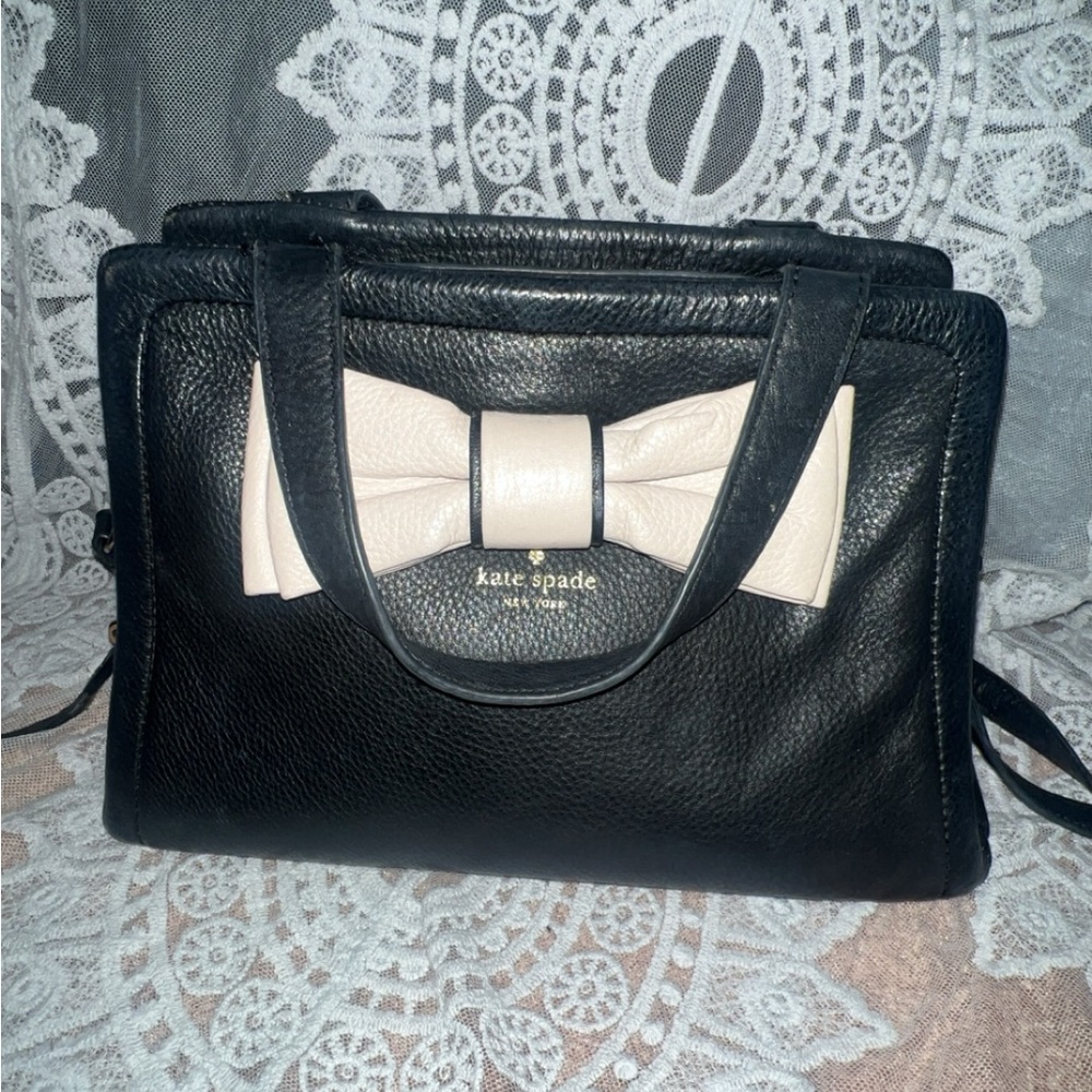 Kate Spade Crossbody Bag w/ Ivory Bow  *Vintage Discontinued Style*